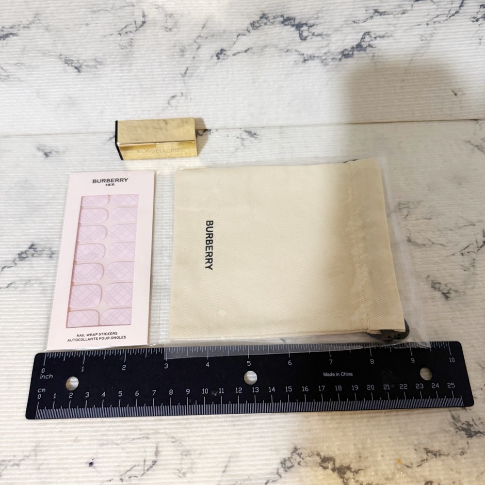 Burberry Her Pink Nail Wrap Stickers & Burberry Drawstring Canvas - Picture 11 of 12